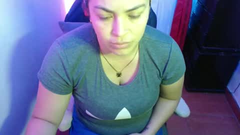Snapshot of maitte_22 chatting on 10, 2, 2025 Hello friends Im on another account online show from 10, 2, 2025
