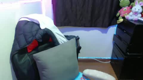 Snapshot of maitte_22 chatting on 2, 3, 2025 Hello friends Im on another account online show from 2, 3, 2025