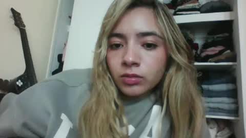 majo_gomezz online show from 2, 11, 2025
