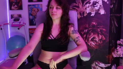 MakiyahBelle online show from 8, 2, 2025