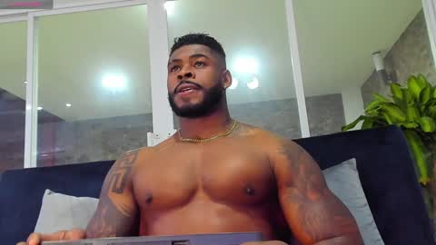 Snapshot of makonneen chatting on 17, 12, 2024 Makonnen online show from 17, 12, 2024