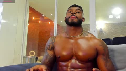 Snapshot of makonneen chatting on 20, 12, 2024 Makonnen online show from 20, 12, 2024