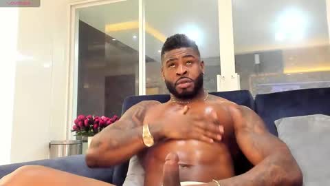 Snapshot of makonneen chatting on 8, 3, 2025 Makonnen online show from 8, 3, 2025