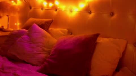 Lia  online show from 10, 4, 2026