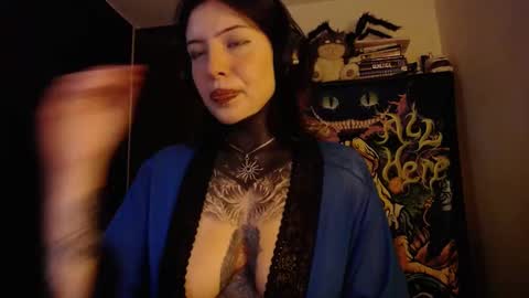 Snapshot of maliceinwonderland25 chatting on 3, 11, 2025 Alice Asylum online show from 3, 11, 2025