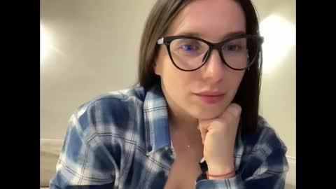 malina568708 online show from 4, 12, 2024