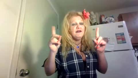 Snapshot of malinda702 chatting on 23, 5, 2026 malinda702 online show from 23, 5, 2026