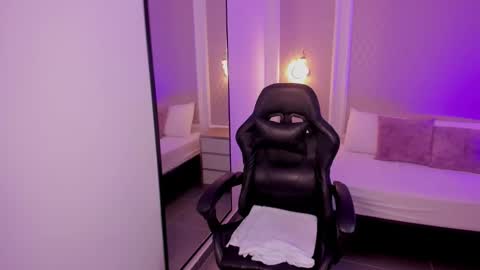 Snapshot of malu_03x chatting on 20, 12, 2025 M A L U online show from 20, 12, 2025