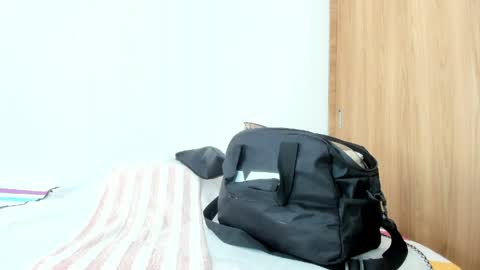 instagram  nueela   online show from 11, 4, 2026