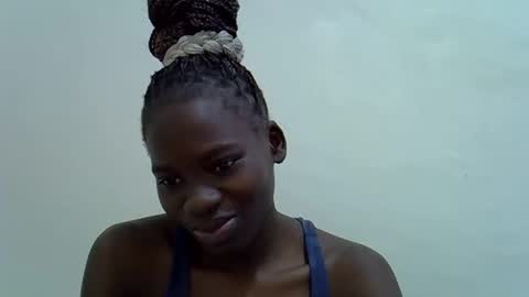 Snapshot of mamichula42 chatting on 4, 11, 2025 mamichula42 online show from 4, 11, 2025