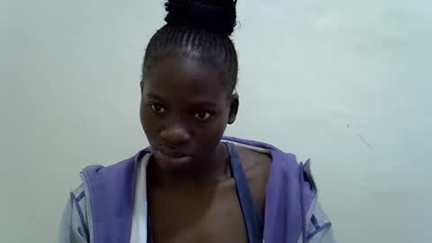 Snapshot of mamichula42 chatting on 28, 11, 2025 mamichula42 online show from 28, 11, 2025