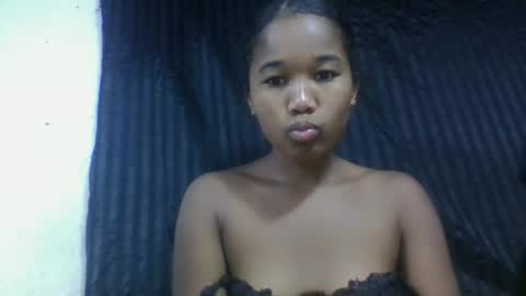 Snapshot of mamieriela chatting on 7, 2, 2026 mamieriela online show from 7, 2, 2026