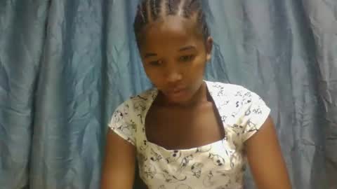 Snapshot of mamieriela chatting on 8, 3, 2026 mamieriela online show from 8, 3, 2026