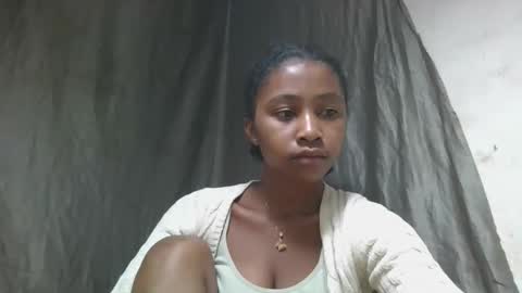 Snapshot of mamieriela chatting on 14, 4, 2026 mamieriela online show from 14, 4, 2026