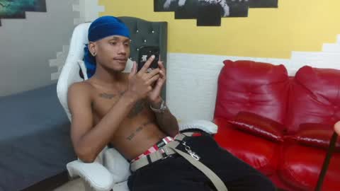 Snapshot of man_sant11 chatting on 6, 5, 2026 man_sant11 online show from 6, 5, 2026