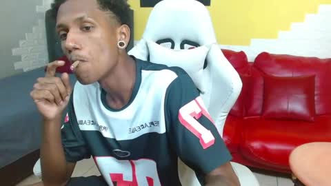Snapshot of man_sant11 chatting on 17, 5, 2026 man_sant11 online show from 17, 5, 2026