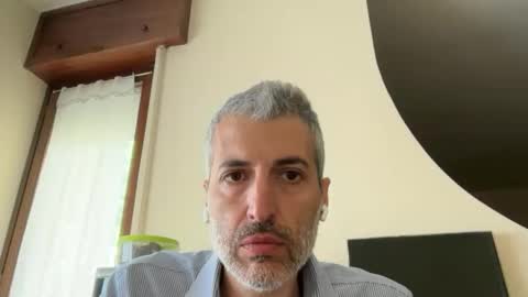 Snapshot of manager82 chatting on 15, 4, 2026 manager82 online show from 15, 4, 2026