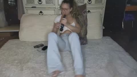 Mandy Moans online show from 31, 12, 2024