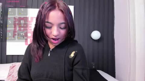 manelyk_evanss online show from 8, 11, 2025