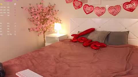 manic_pixie_ online show from 15, 2, 2025