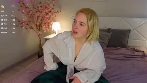 manic_pixie_ online show from 9, 3, 2025