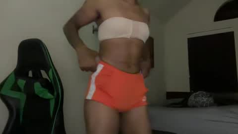 Snapshot of mantismillie chatting on 4, 10, 2025 mantismillie online show from 4, 10, 2025