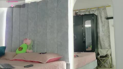 Manu  online show from 4, 3, 2026