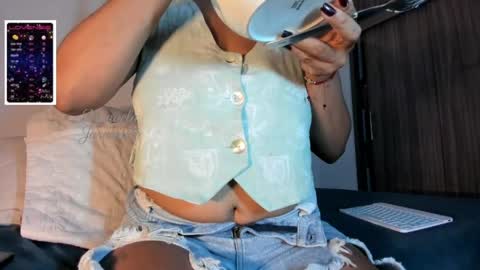 Snapshot of manuela_jaramillo chatting on 2, 5, 2026 manuela_jaramillo online show from 2, 5, 2026