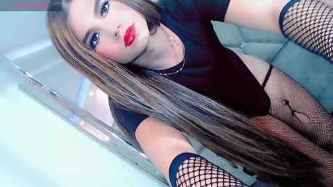 Manuela Kingsley online show from 18, 12, 2024