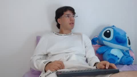 Snapshot of manuelr77 chatting on 4, 6, 2026 Manuel online show from 4, 6, 2026