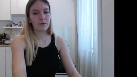 Snapshot of manyamania chatting on 22, 12, 2025 Prosto Maria online show from 22, 12, 2025