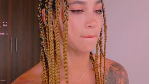 Mara Independent Model online show from 1, 2, 2025