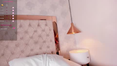 Snapshot of mara_vibe chatting on 4, 3, 2025 Mara online show from 4, 3, 2025