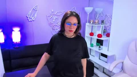 maramartinez_ online show from 5, 5, 2026