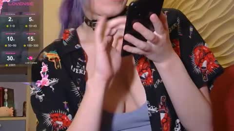Snapshot of marci_n chatting on 4, 10, 2025 marci_n online show from 4, 10, 2025
