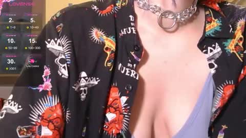 Snapshot of marci_n chatting on 6, 10, 2025 marci_n online show from 6, 10, 2025