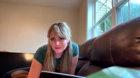 Marci Wallace online show from 13, 11, 2025