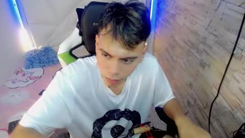 Snapshot of marco_jrs chatting on 6, 1, 2025 marco_jrs online show from 6, 1, 2025