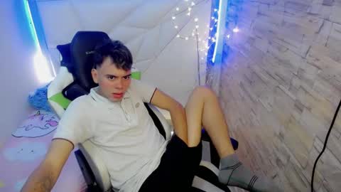 Snapshot of marco_jrs chatting on 7, 1, 2025 marco_jrs online show from 7, 1, 2025