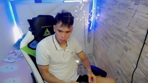 Snapshot of marco_jrs chatting on 7, 1, 2025 marco_jrs online show from 7, 1, 2025