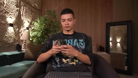Snapshot of marcoyethan chatting on 25, 6, 2026 Marco and Ethan online show from 25, 6, 2026