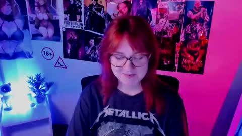 Snapshot of margaret_red chatting on 13, 10, 2025 Margaret online show from 13, 10, 2025