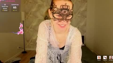 Margo Kellly online show from 14, 5, 2026