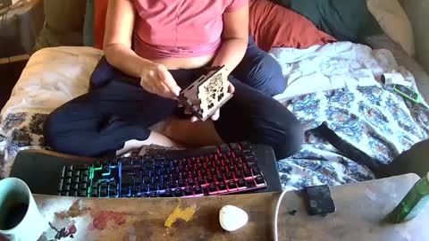 Elle online show from 10, 9, 2025