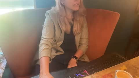 Elle online show from 29, 10, 2025