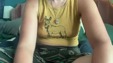 Snapshot of margolane chatting on 21, 6, 2026 Elle online show from 21, 6, 2026