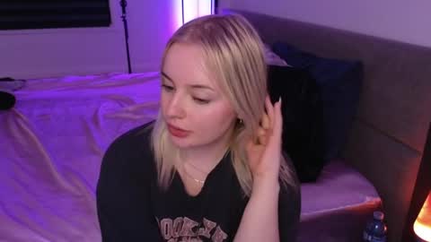 margot_robbie7 online show from 9, 4, 2026