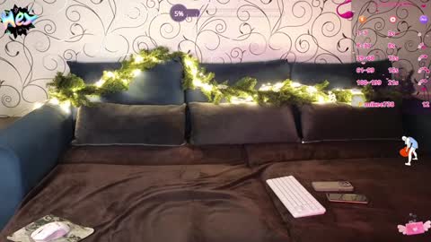 Snapshot of mari_pussik chatting on 24, 12, 2024 MARI online show from 24, 12, 2024
