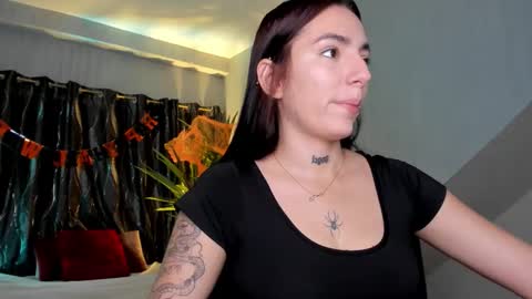 mari_salgado online show from 15, 10, 2025