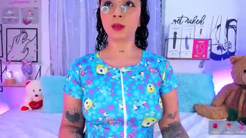 Mari Sweett  online show from 11, 1, 2026